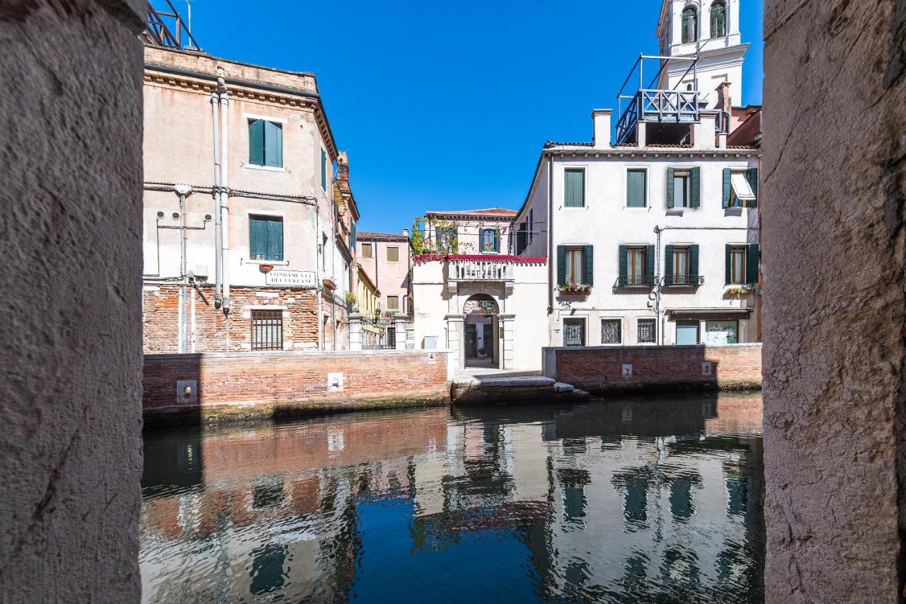 Ln Luxe Apartment Venice Canal View Bagian luar foto