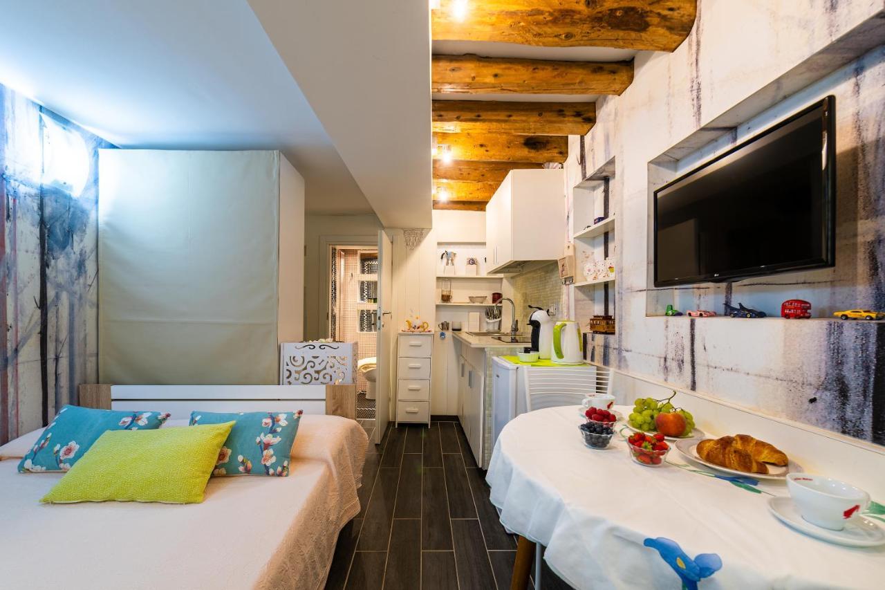 Ln Luxe Apartment Venice Canal View Bagian luar foto