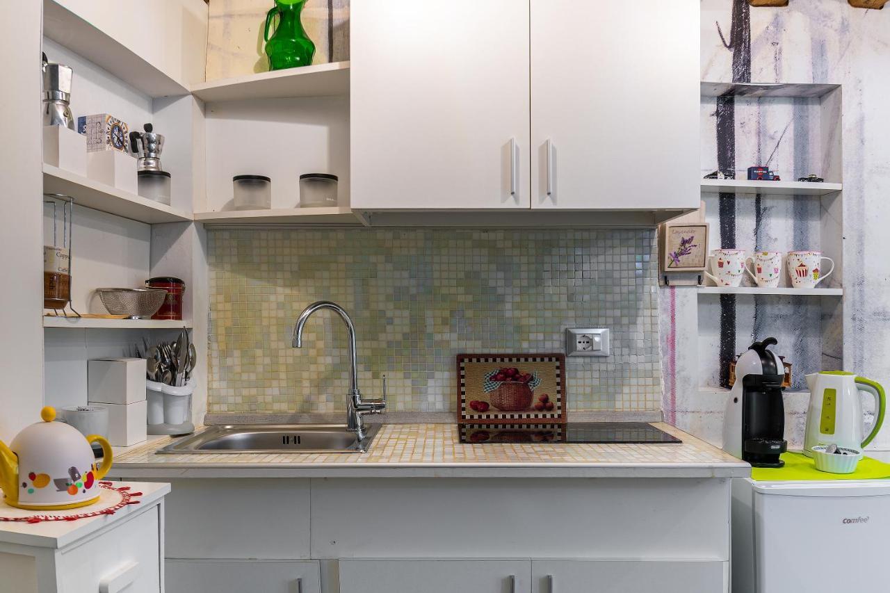 Ln Luxe Apartment Venice Canal View Bagian luar foto